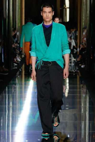 Look 32